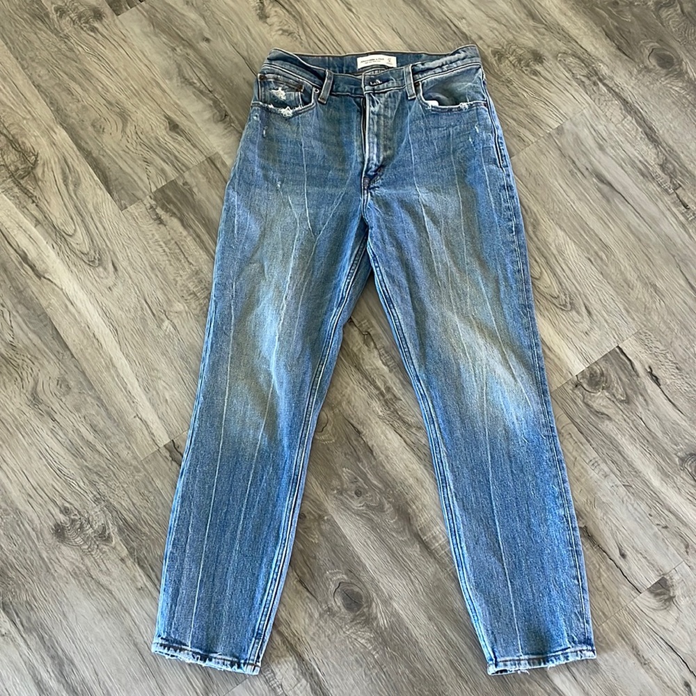 Abercrombie high rise mom Jean size 27 (4)